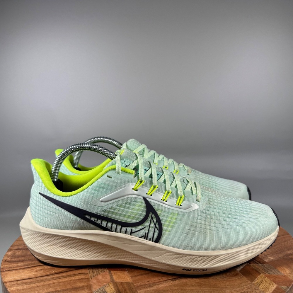Nike Air Zoom Pegasus 39 Women's Running Shoes Green Size 9.5
